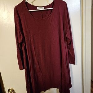 2x 3/4 Sleeve Flowy Maroon shirt
